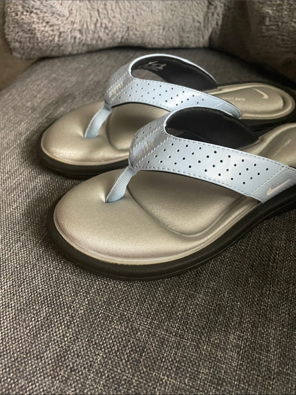 Nike Women’s Light Blue & Silver Thong Sandals